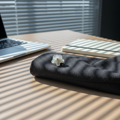 Saf Kristal Çiçek Detaylı Gömlek Charmı